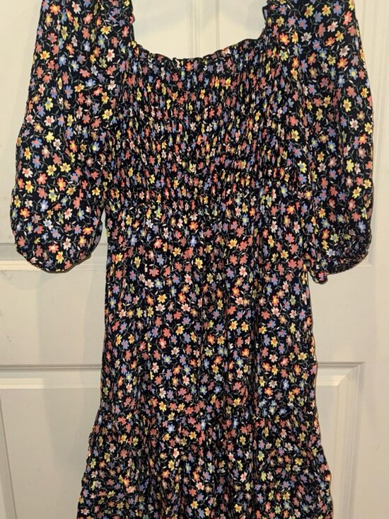 Dresses & Skirts - Dress Size Medium Floral